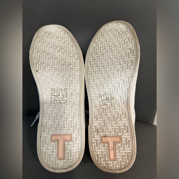 TED BAKER WHITE LEATHER SNEAKERS - Picture 7 of 9